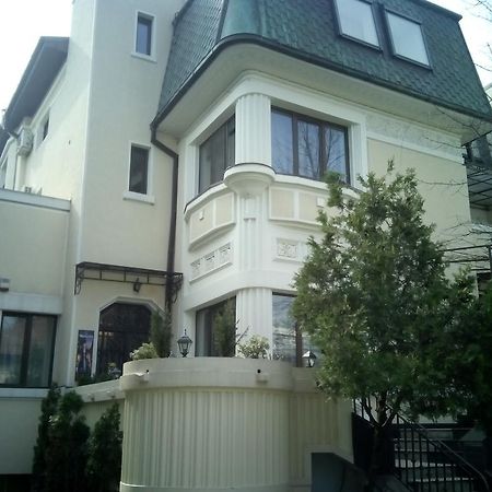Vila Cornelia Бухарест Экстерьер фото