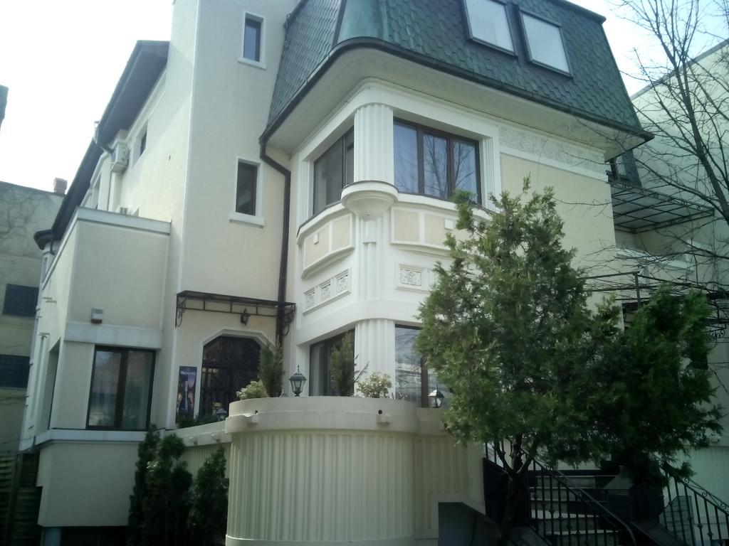 Vila Cornelia Бухарест Экстерьер фото